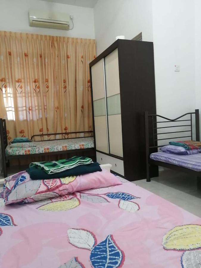 Joyfin Homestay Roomstay Muar Exterior foto