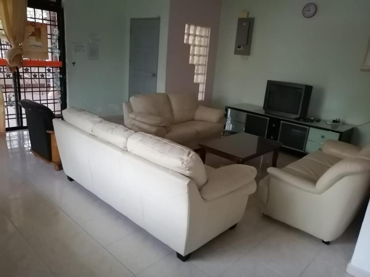 Joyfin Homestay Roomstay Muar Exterior foto